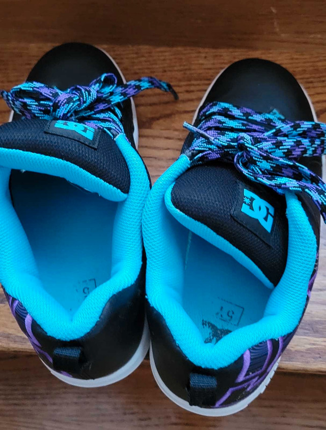 youth DC shoes , size 5 - photo 4