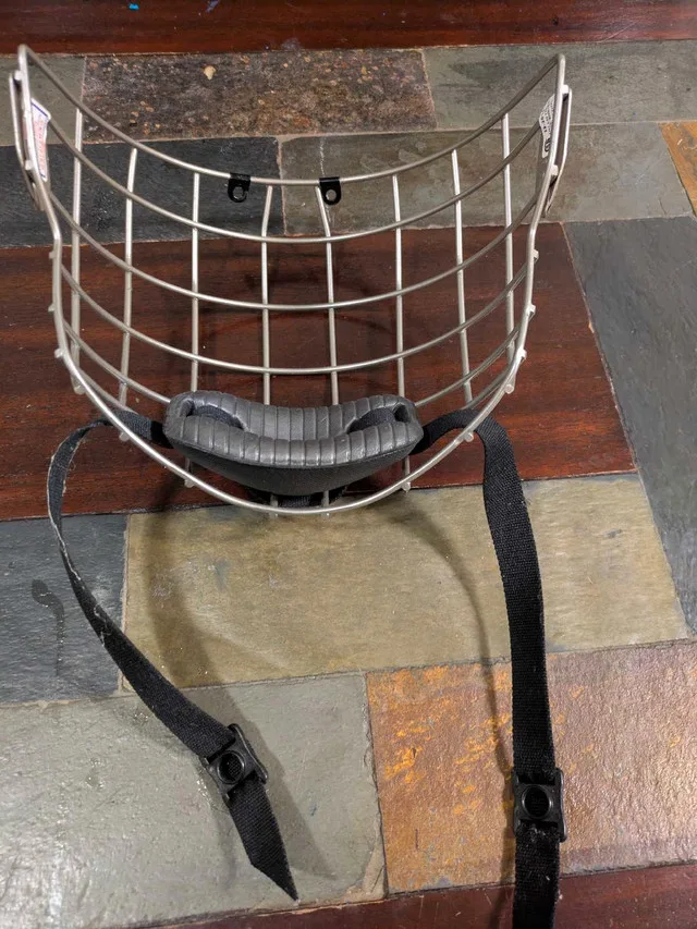 Kids Hockey Face Shield image indicator(3)