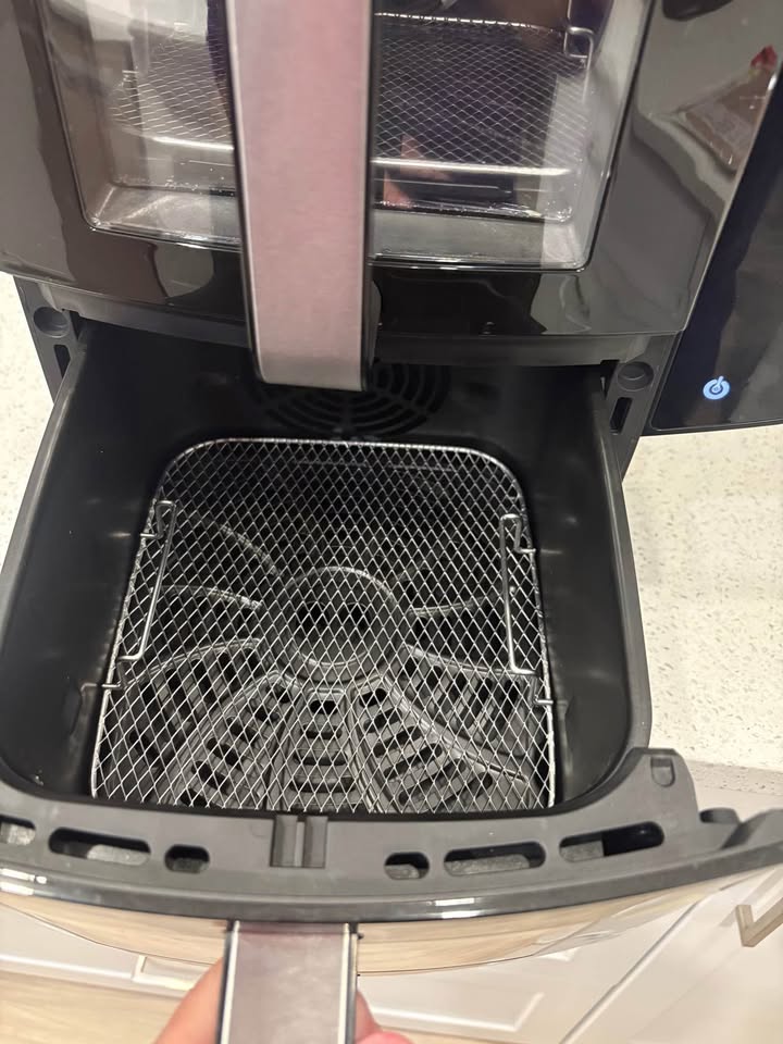 Gourmia 4 Dish Dual Basket Air Fryer - photo 3