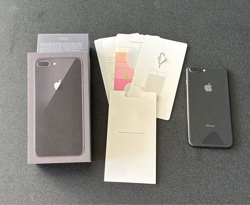 iPhone 8 Plus 256GB Unlocked - photo 3