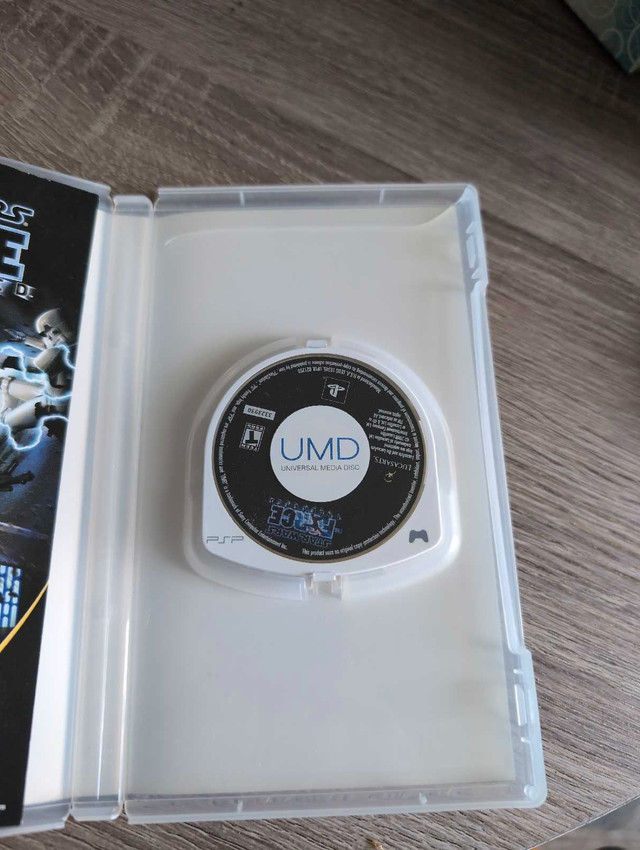 PSP Star Wars: The Force Unleashed - photo 3