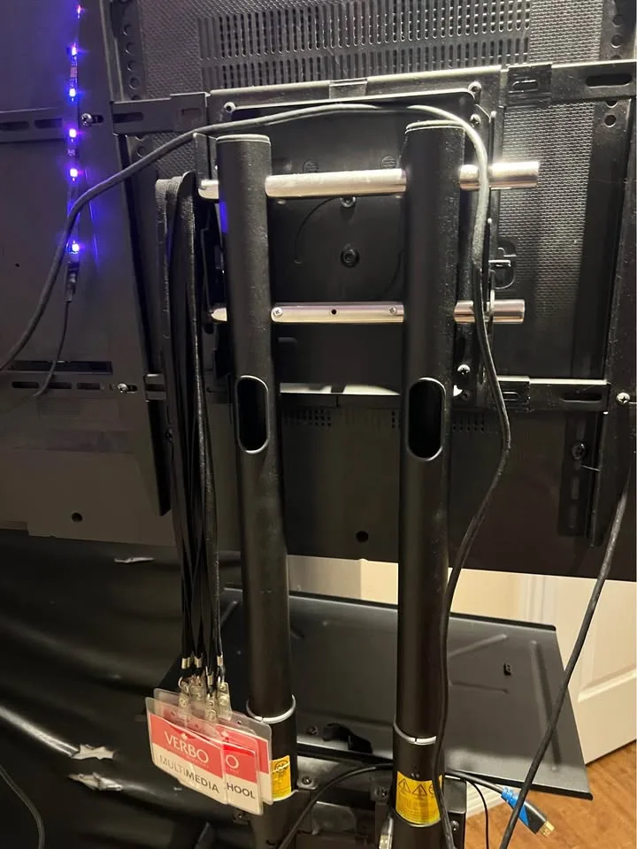 48 inch Samsung Digital signage Display with movable stand image indicator(4)