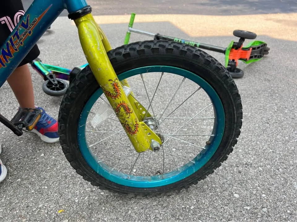 Kids bike for a 6-8 year old kid image indicator(4)