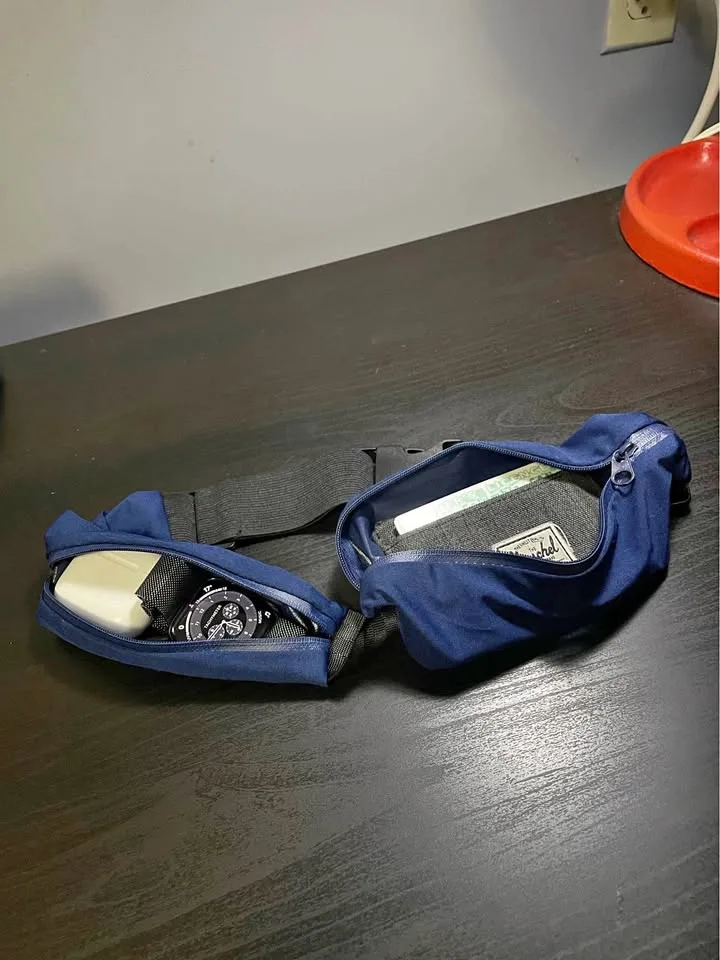 Dual Zipper Adjustable Running Belt thumbnail