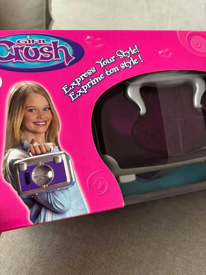 Y2K Girl Crush Lip Gloss Maker BNIB image indicator(3)
