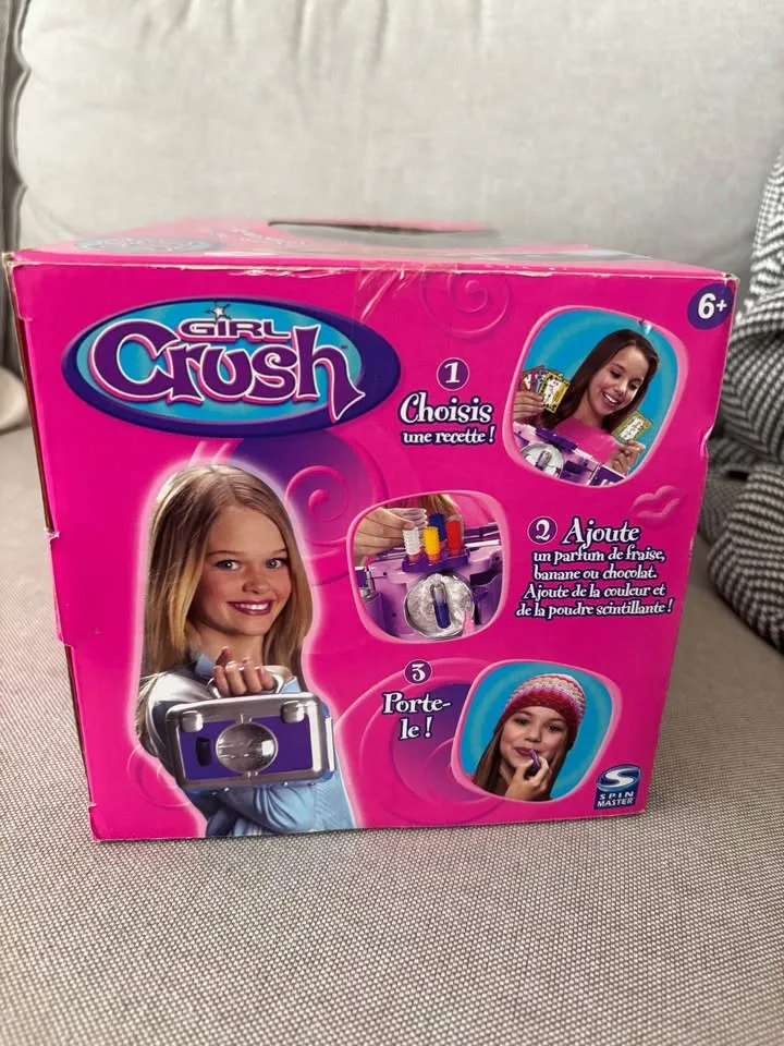 Y2K Girl Crush Lip Gloss Maker BNIB image indicator(4)