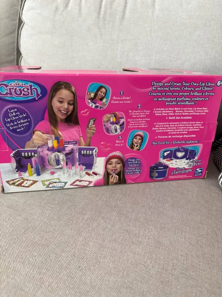 Y2K Girl Crush Lip Gloss Maker BNIB image indicator(5)