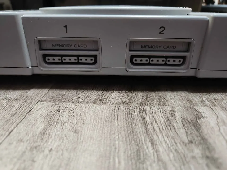 PlayStation 1 model scph5501 Final Fantasy 7 bundle image indicator(2)