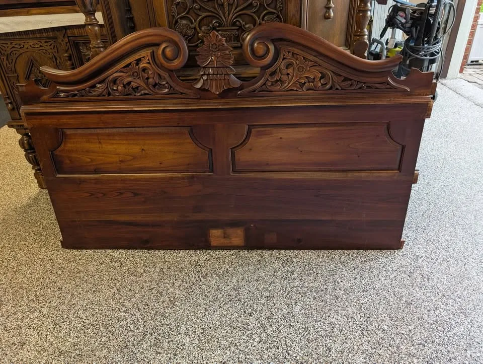 Queen Canopy Bed Ornate Hardcarved hardwood image indicator(2)