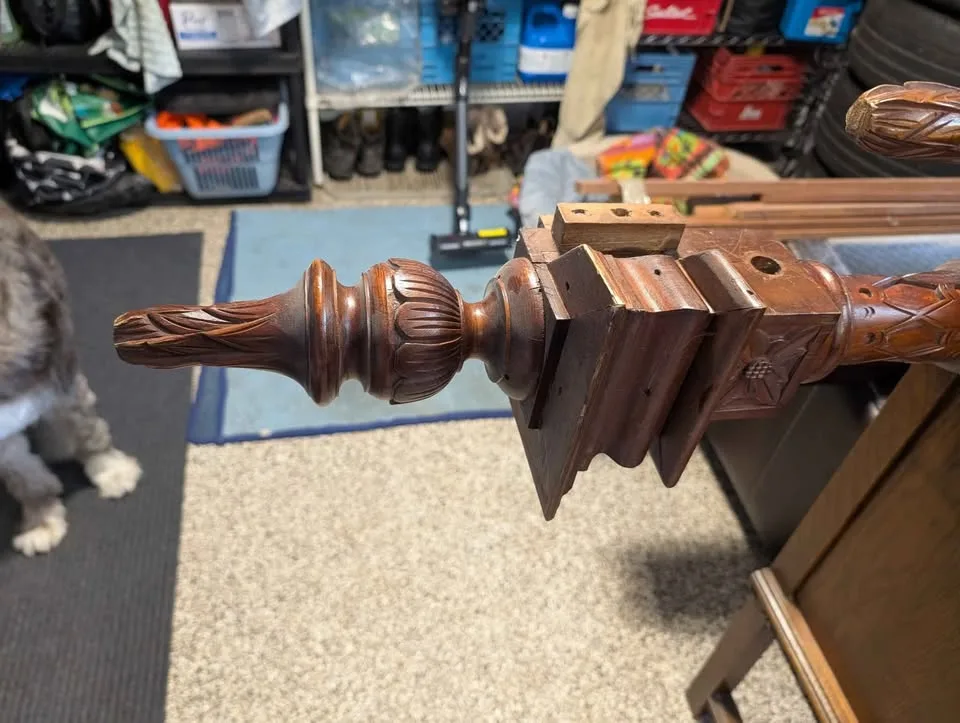 Queen Canopy Bed Ornate Hardcarved hardwood image indicator(7)