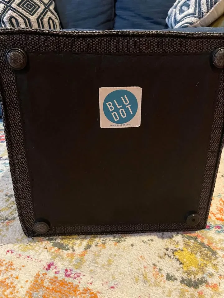 Blu dot ‘Otto’ ottoman image indicator(2)