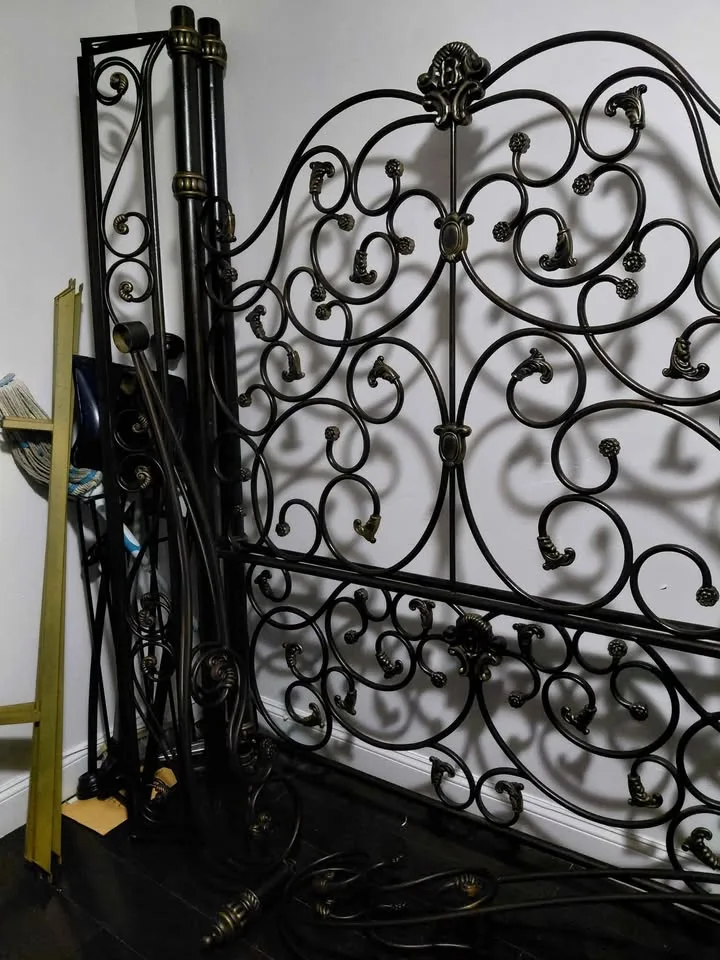 Queen bed frame. Iron. Canopy. image indicator(7)