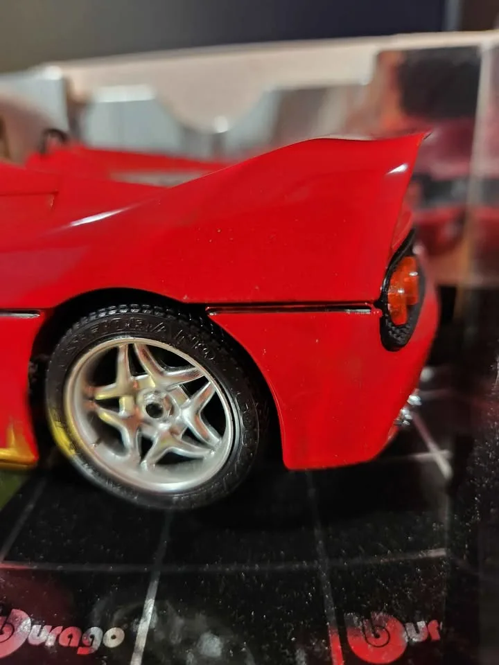 Bburago 1995 Ferrari F50 1/18 Gold Collection – In Box image indicator(3)