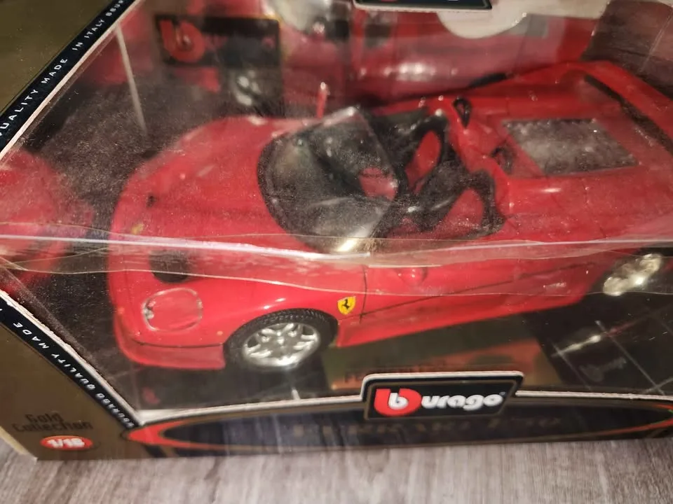 Bburago 1995 Ferrari F50 1/18 Gold Collection – In Box image indicator(8)
