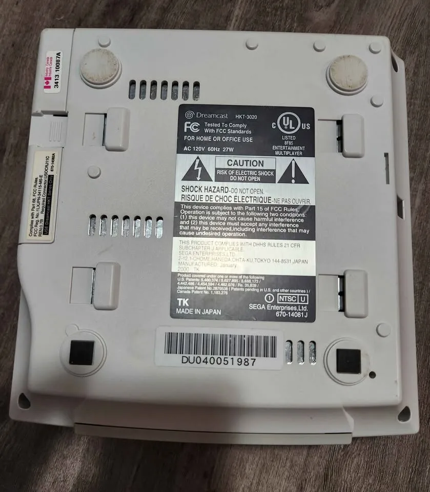 Sega Dreamcast console only. Power must be held down image indicator(4)