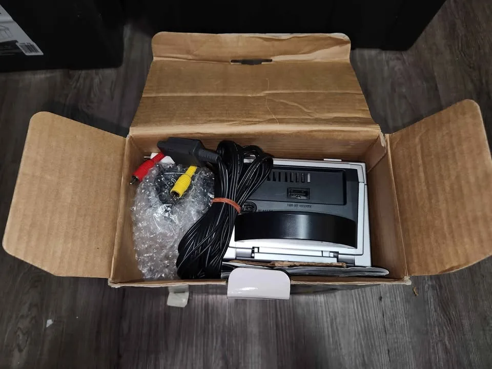 Nintendo GameCube CIB + OEM Controller image indicator(3)