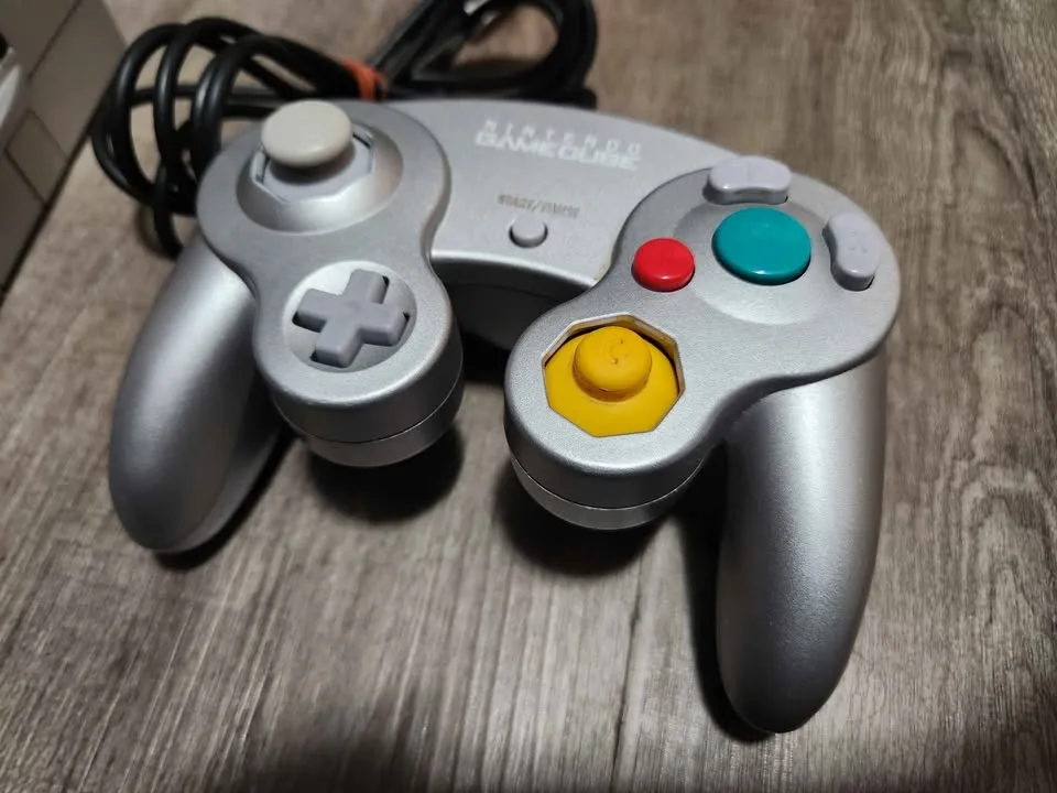 Nintendo GameCube CIB + OEM Controller image indicator(6)