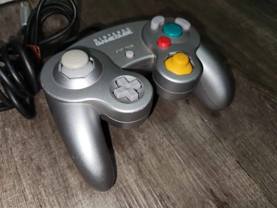 Nintendo GameCube CIB + OEM Controller image indicator(7)