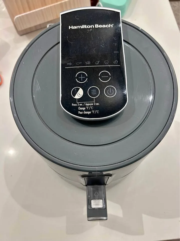 New Hamilton Beach 3.5 Litre digital Air fryer thumbnail