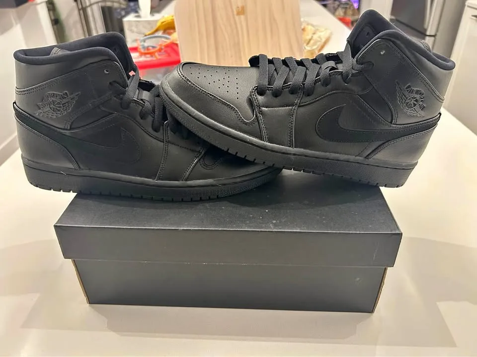 Brand New Jordan 1 Mid Triple Black Size 9 thumbnail