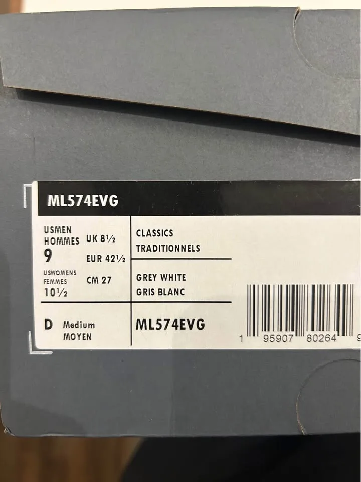 Brand New 574 Men’s New Balance Size 9 image indicator(5)