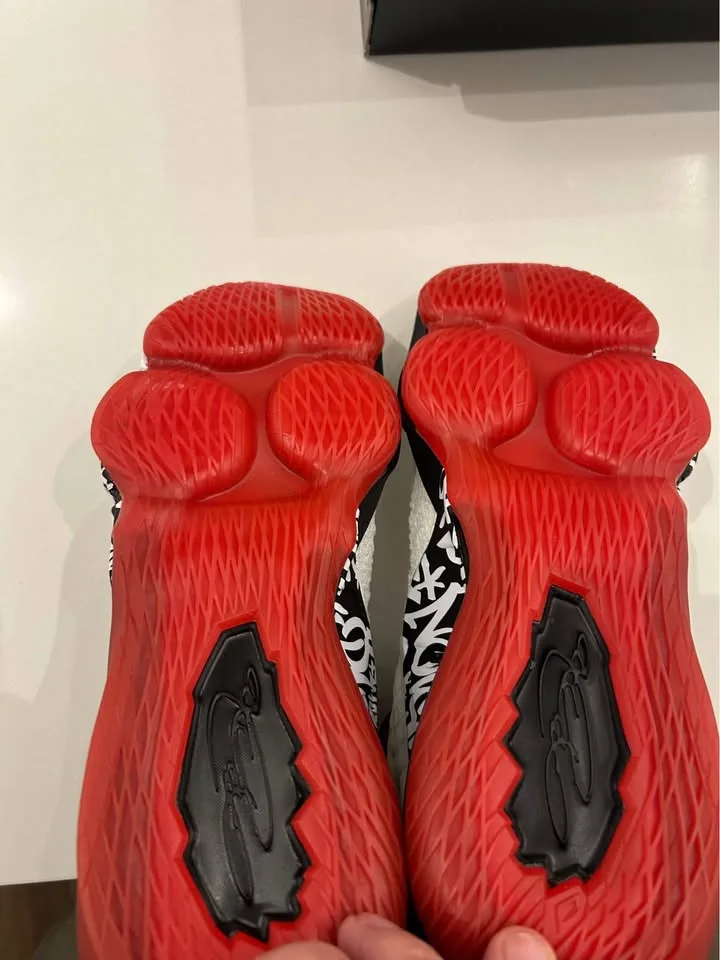 Brand New Lebron 17 Graffiti size 8.5 image indicator(4)