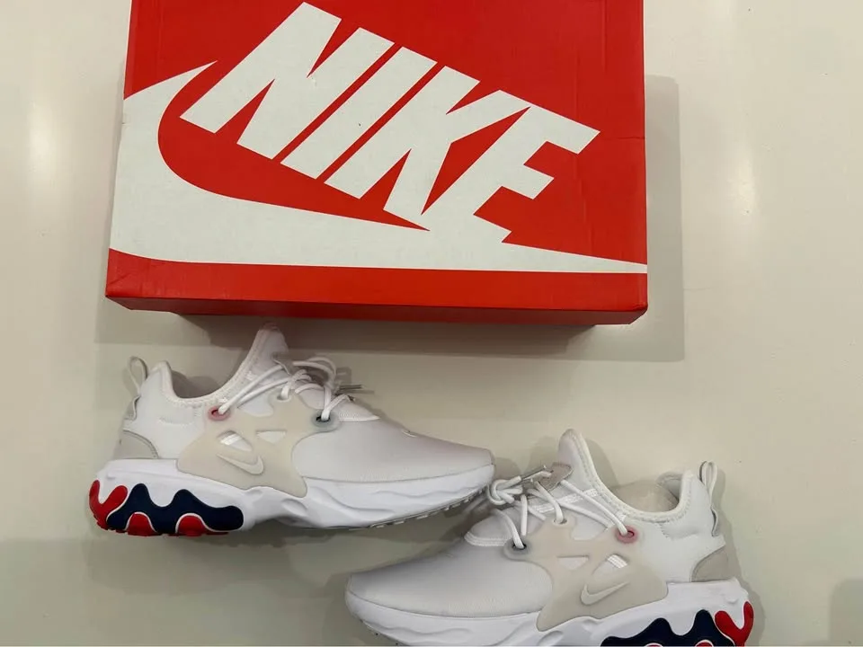 Brand New Nike React Presto “White Vast Grey” Size 9 image indicator(2)