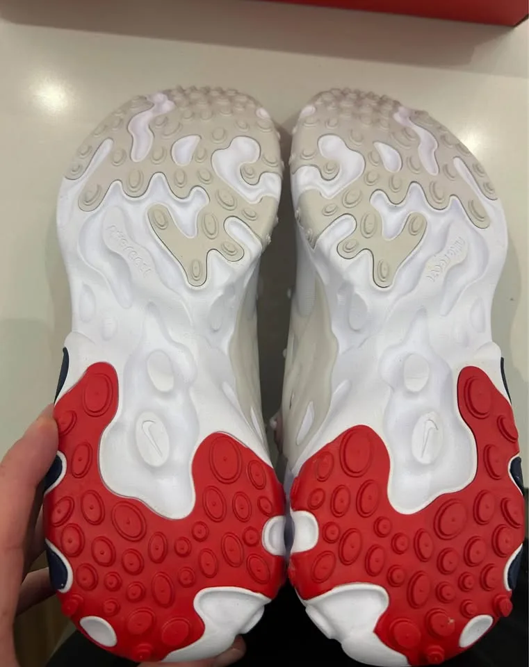 Brand New Nike React Presto “White Vast Grey” Size 9 image indicator(3)