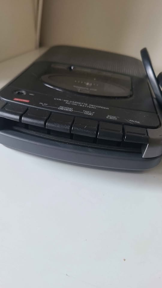 Optimus CTR-109 Cassette Recorder w/ Microphone - photo 3