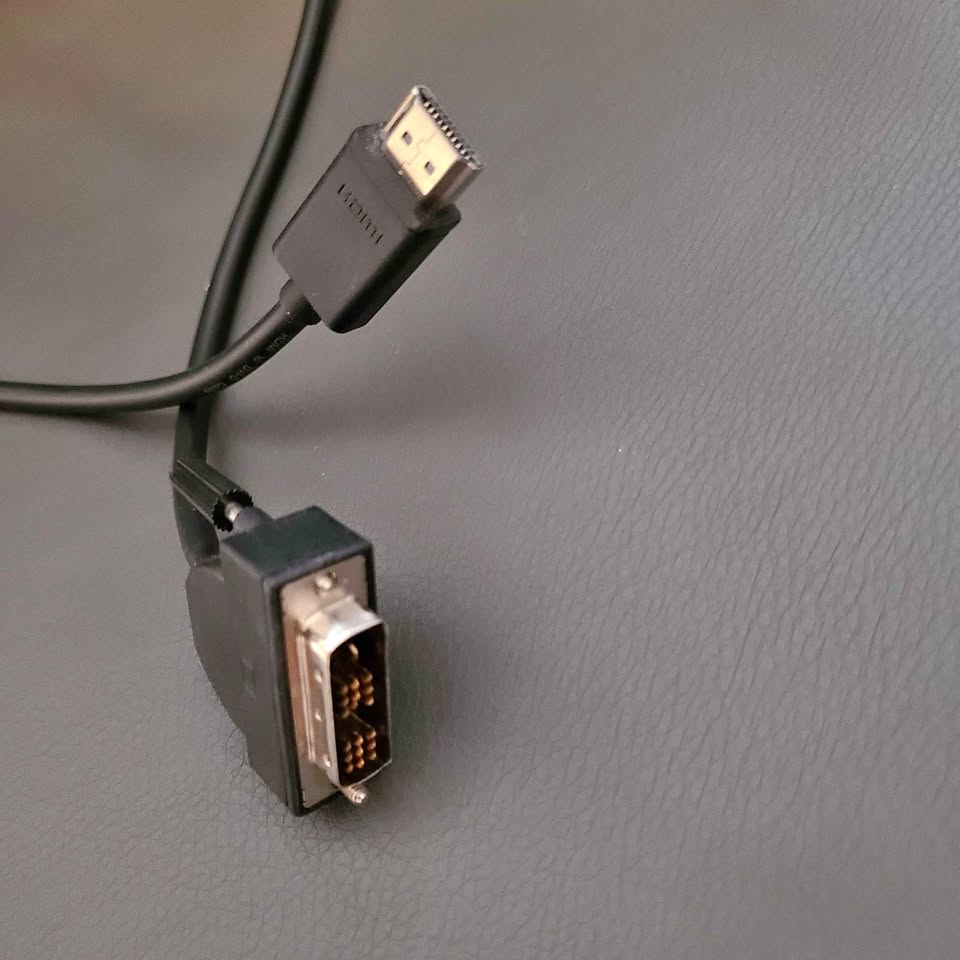 DVI-D to HDMI cable