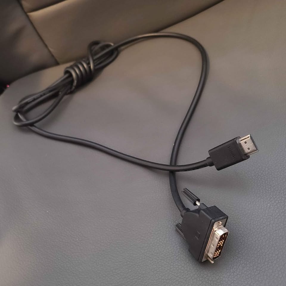 DVI-D to HDMI cable - photo 2