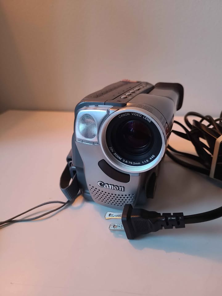 Canon ES2000 8mm Tape Camcorder (read description) - photo 5