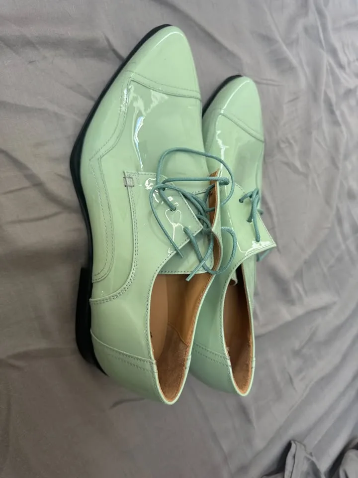 Fluevog Modvogs: Dandolos M12 Mint Derby Shoe image indicator(3)