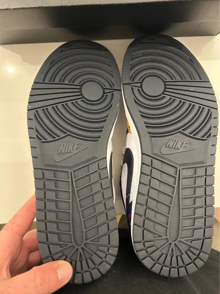 Brand New Jordan 1 low “Nothing But Net” size 9 image indicator(3)