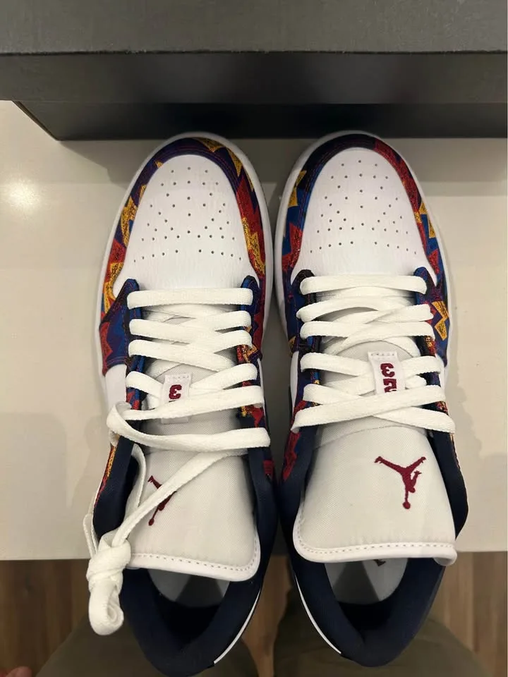 Brand New Jordan 1 low “Nothing But Net” size 9 image indicator(4)