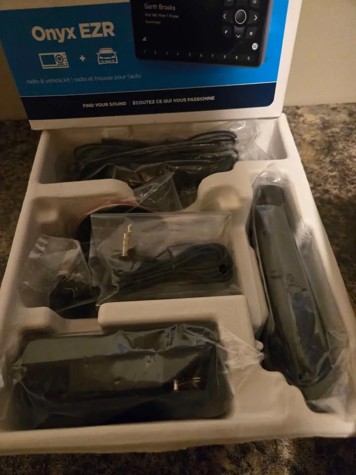SiriusXM Onyx EZR radio and vehicle kit image indicator(2)