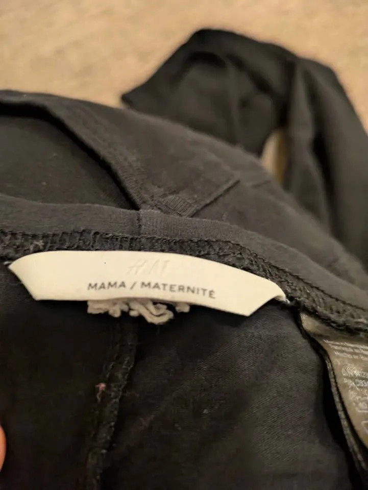 Maternity leggings with back pockets image indicator(2)