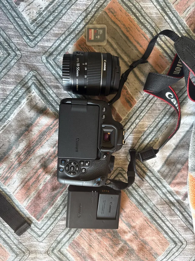 Canon EOS T7i image indicator(3)