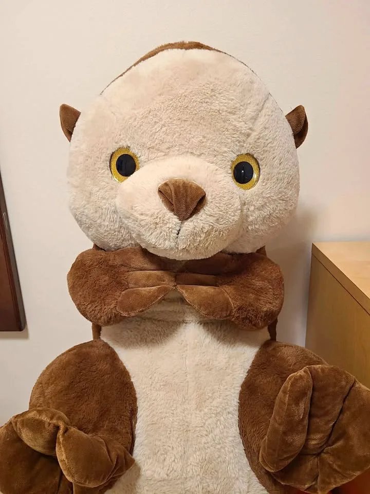 Giant "Justin Otter" plush toy thumbnail