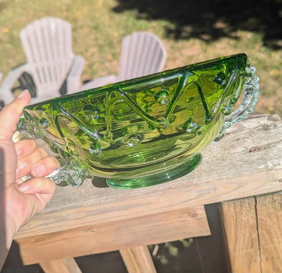 Vintage Green Art Glass Bowl with Handles image indicator(4)
