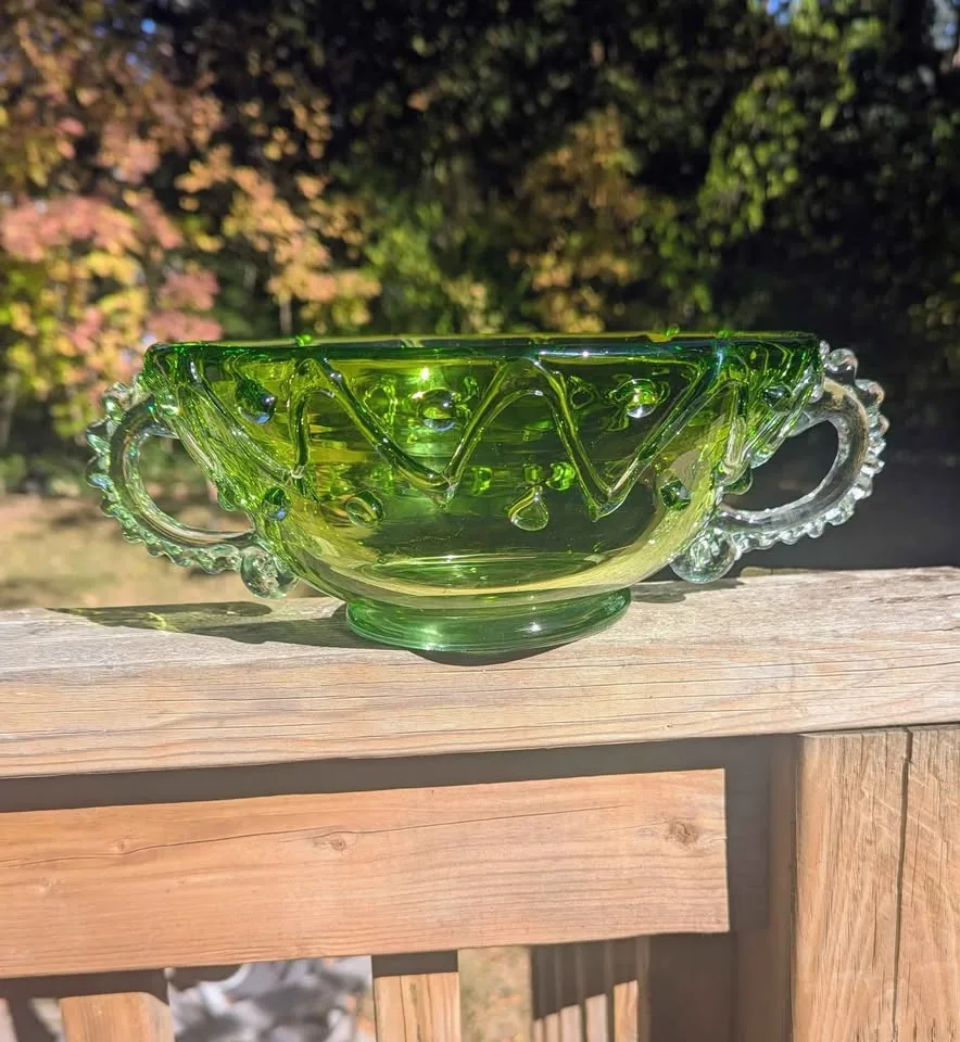Vintage Green Art Glass Bowl with Handles image indicator(5)