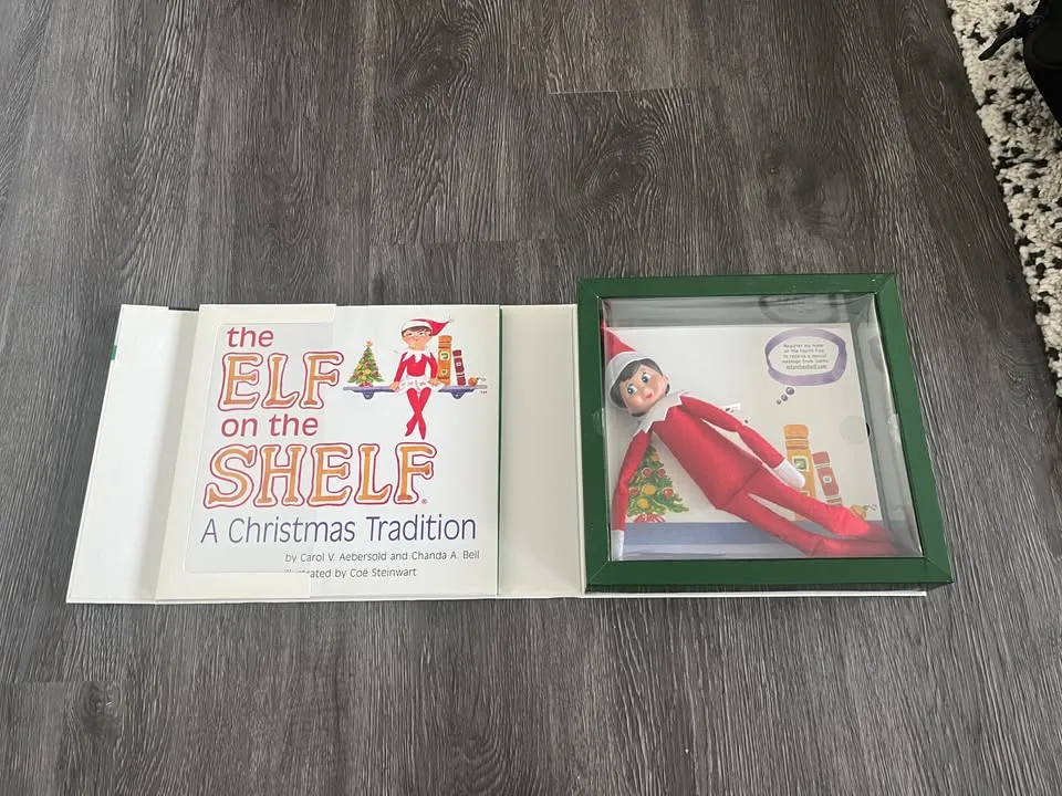 Elf on the Shelf – Elf, Box & Book image indicator(2)