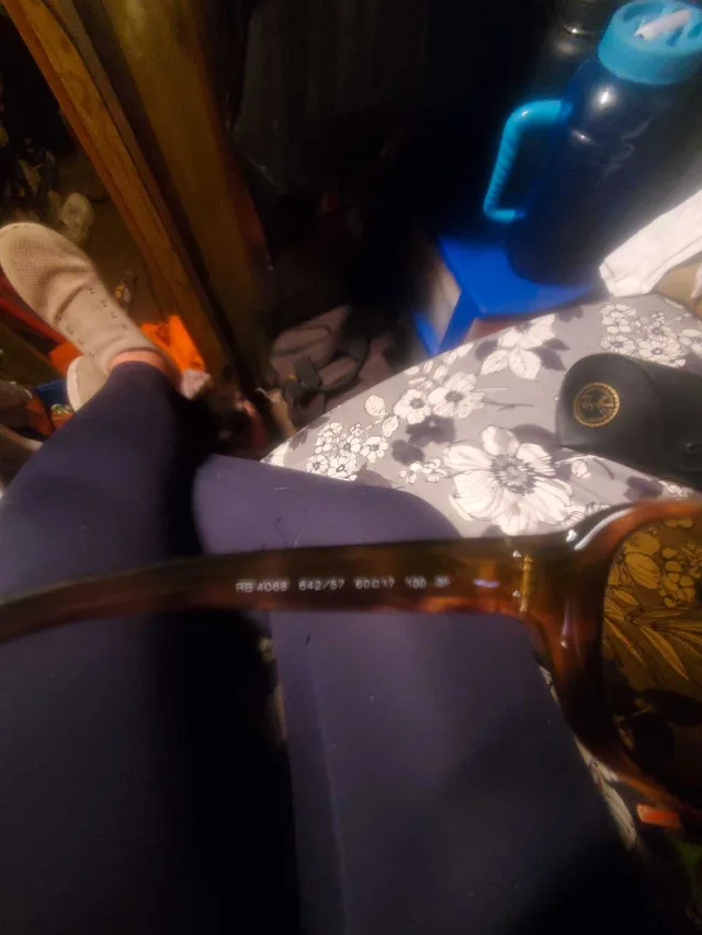 Ray-Ban Women's Sunglasses image indicator(2)