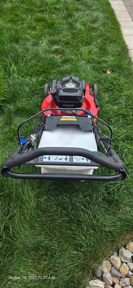 Toro 22" recycler self propelled lawn mower - photo 3