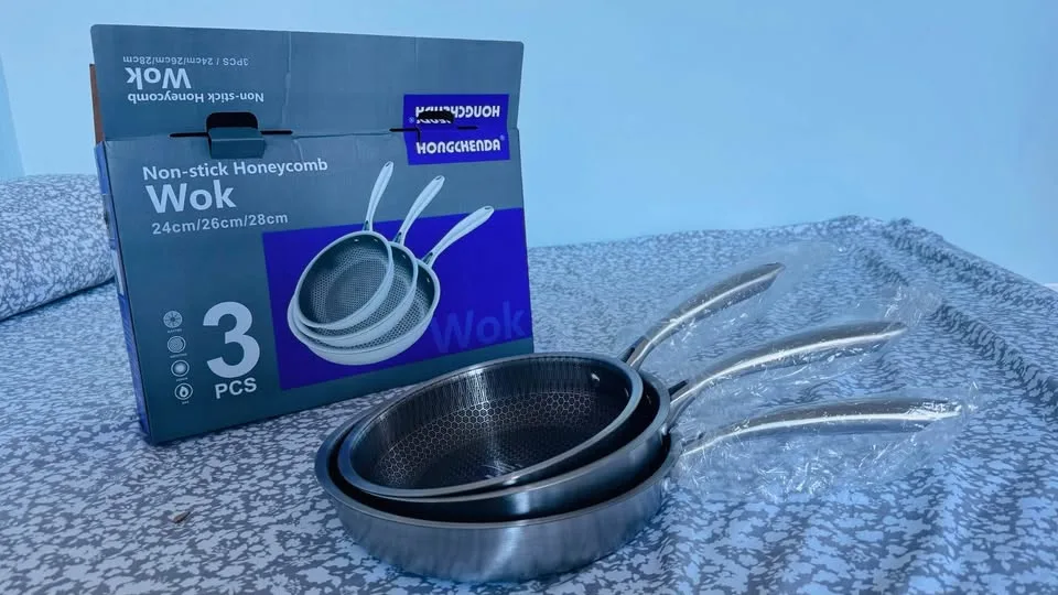 Non-stick Honeycomb Wok ,only cash , no return no exchange image indicator(2)