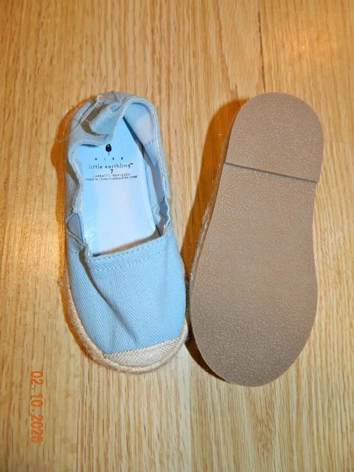 NWOT TODDLER LITTLE EARTHLING ESPRADRILLE SHOES size 7 thumbnail