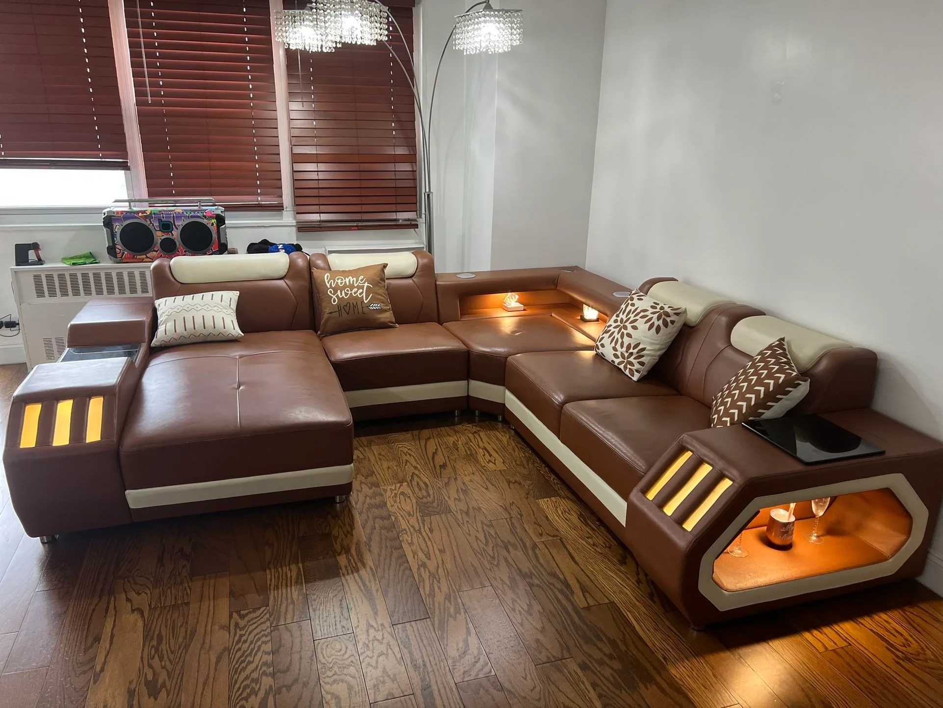 Sofadream Custom Leather Couches thumbnail