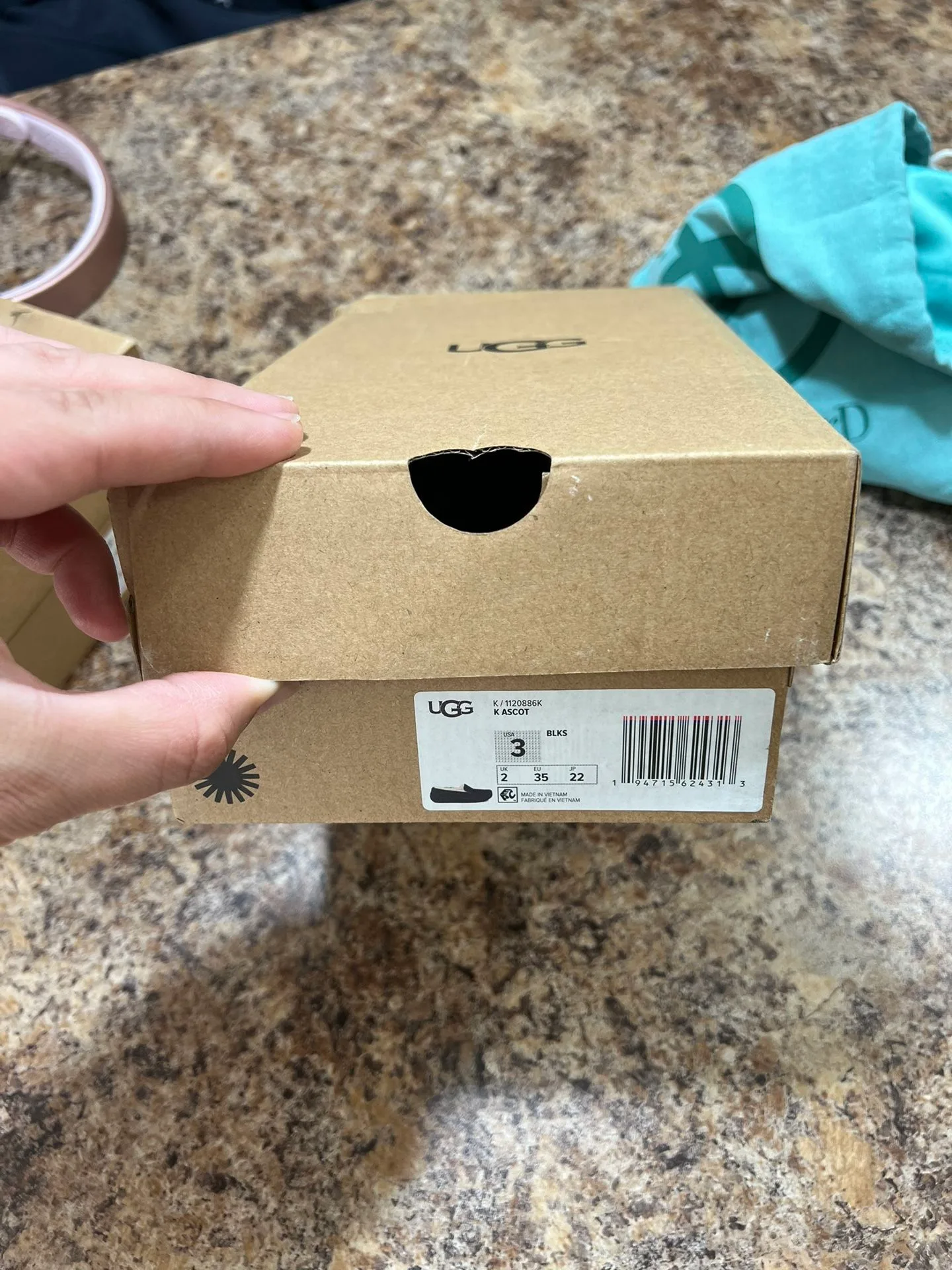 Kids Ugg Loafers Sz 3 image indicator(3)