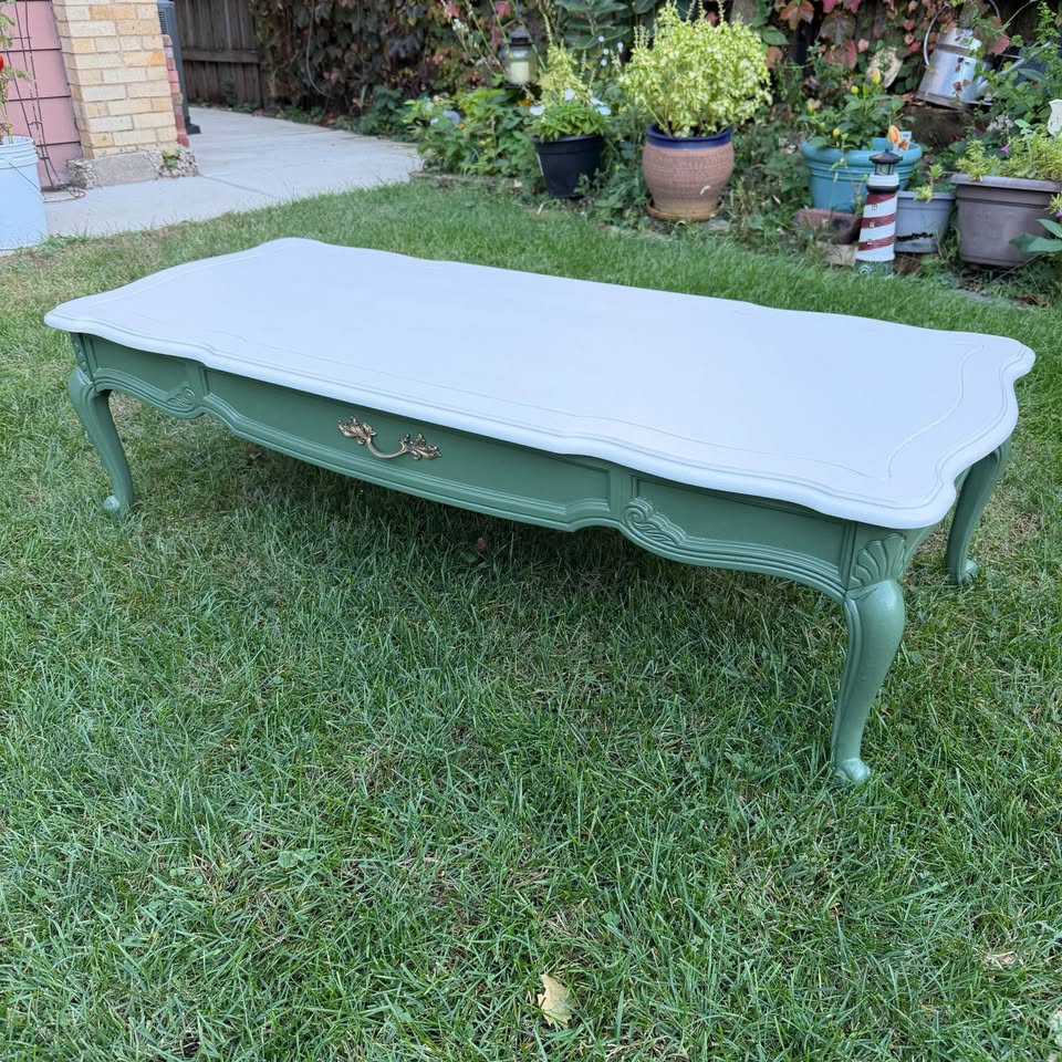 Charming Hand Refinished Coffee Table - photo 2