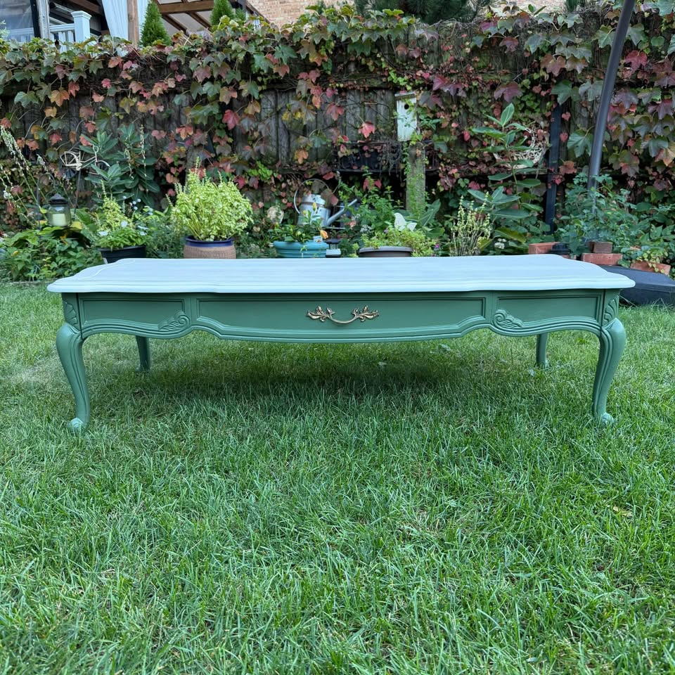 Charming Hand Refinished Coffee Table - photo 3